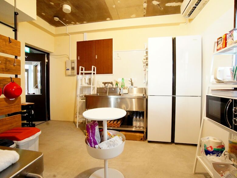 Hostal We Home Hotel + Hostel & Kitchen