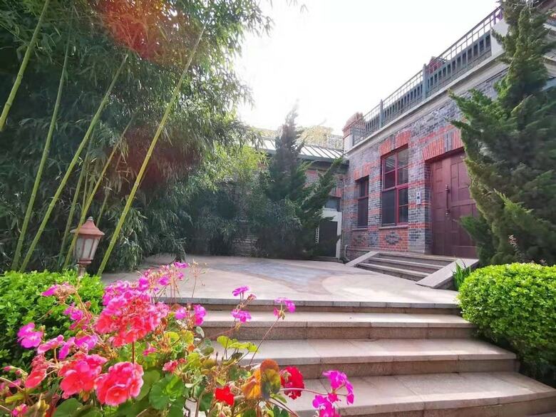 Railway 1896 Garden Hotel