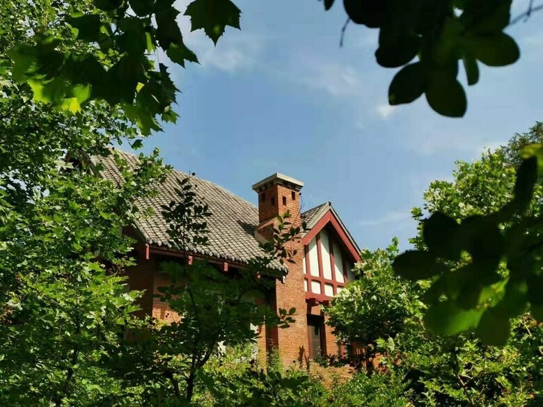 Railway 1896 Garden Hotel