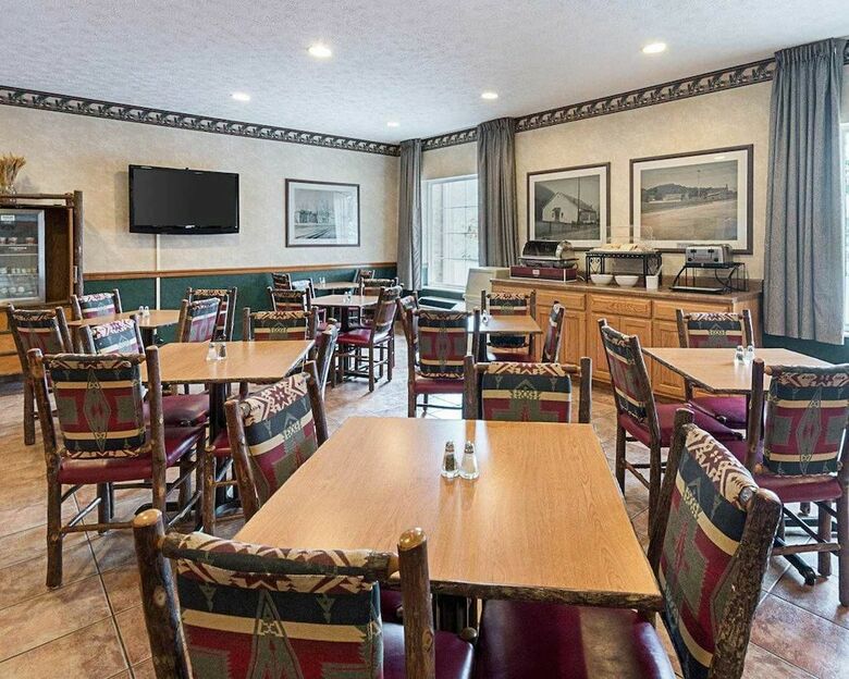 Hotel Quality Inn & Suites