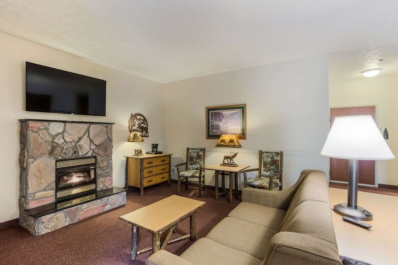 Hotel Quality Inn & Suites