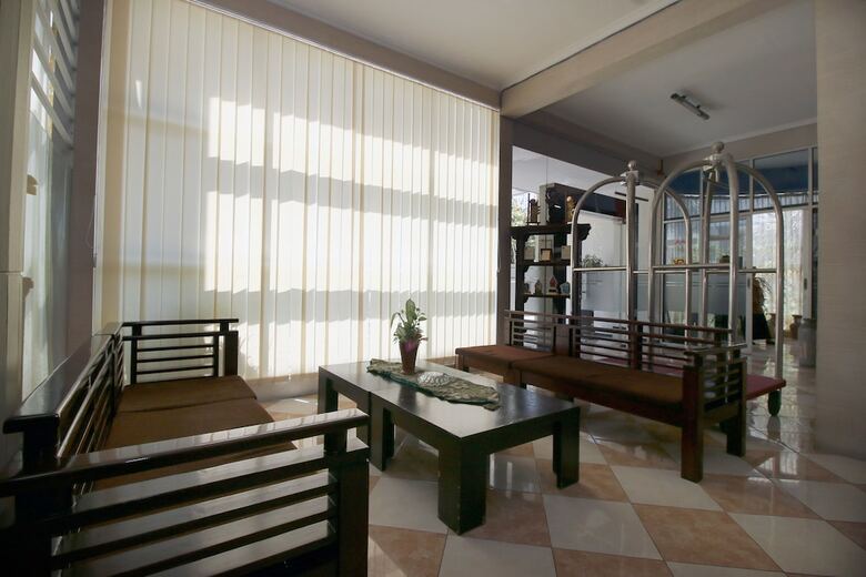 Hotel Airy Syariah Lowokwaru Veteran 17 Malang