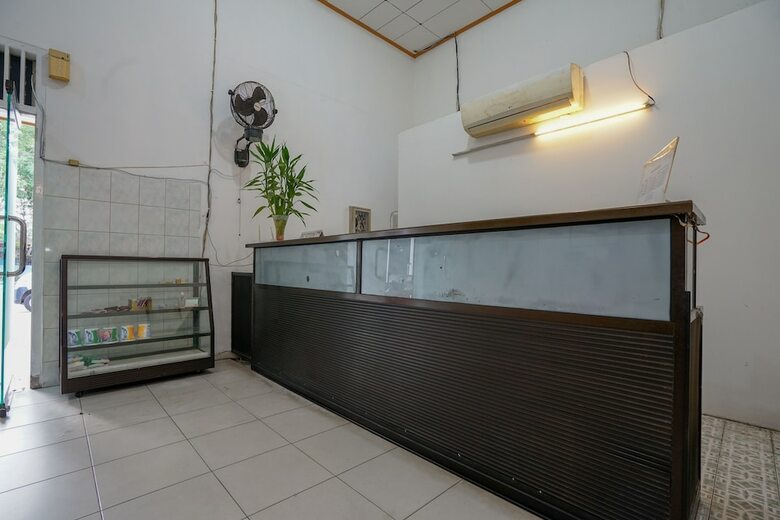 Oyo 1216 Hotel Sejati