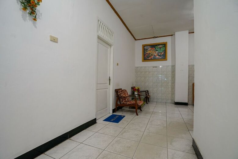 Oyo 1216 Hotel Sejati