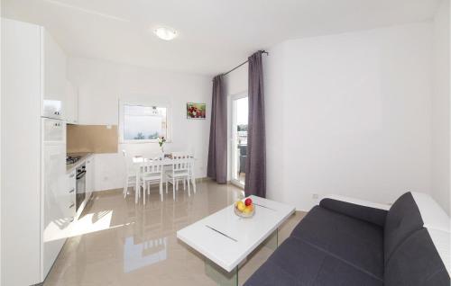 One-bedroom Apartment In Razanj