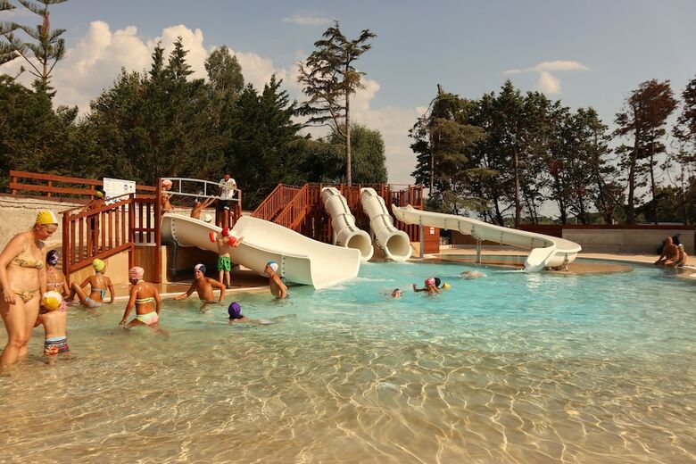 Happy Camp In Camping Village Paestum