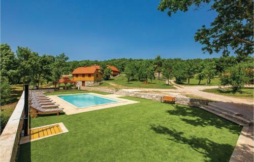 Two-bedroom Holiday Home In Perusic