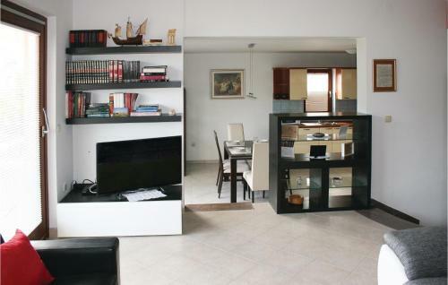 Two-bedroom Apartment In Ostrvica