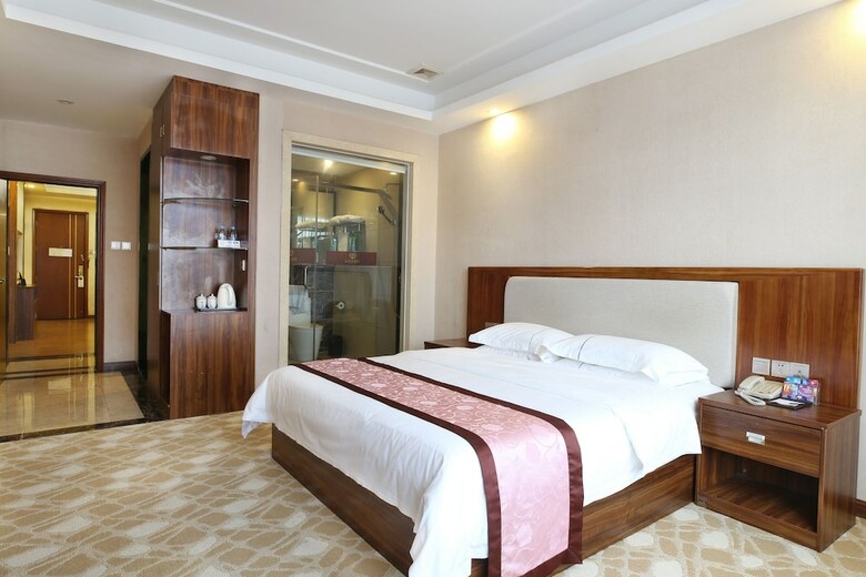 Guangzhou Helong Hotel
