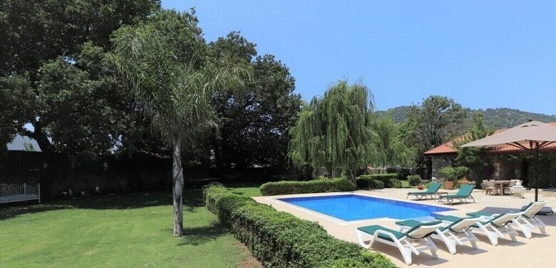 Villa Bln1 By Joylettings