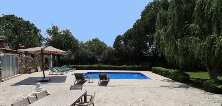 Villa Bln1 By Joylettings