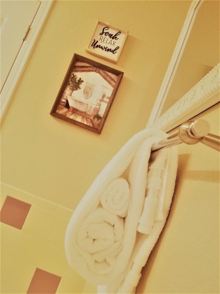 Peak Valley Manor, A Premier Bed & Breakfast