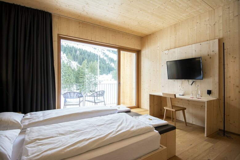 Hotel Campra Alpine Lodge & Spa