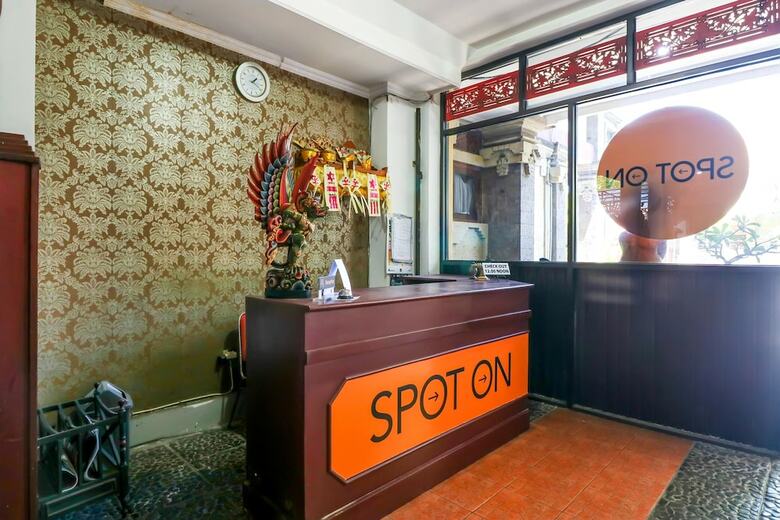 Spot On 1927 Hotel Candra Adigraha