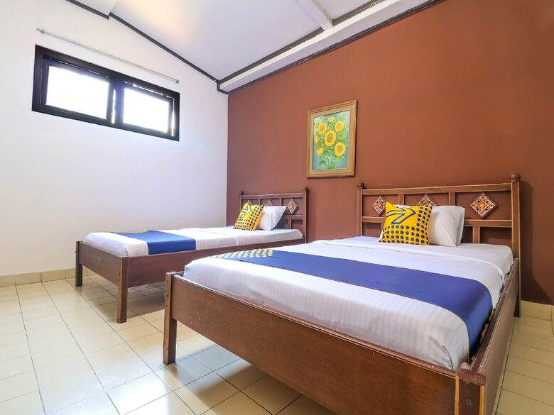 Spot On 1927 Hotel Candra Adigraha