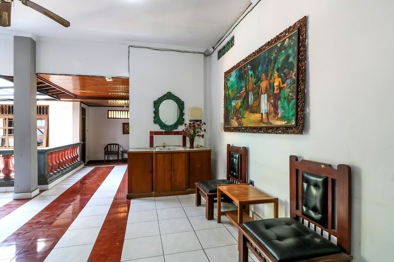 Spot On 1927 Hotel Candra Adigraha