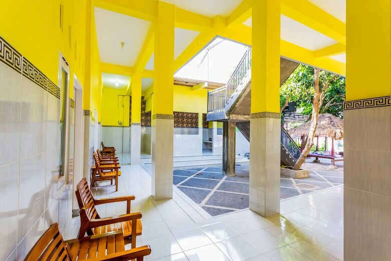 Hostal Oyo 1427 Azzahra Guest House