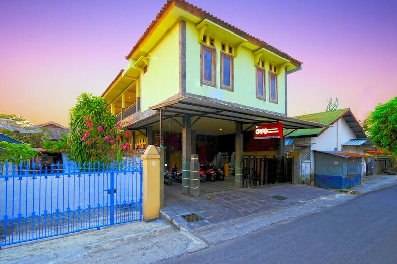 Hostal Oyo 1787 Sekardiyu Guesthouse