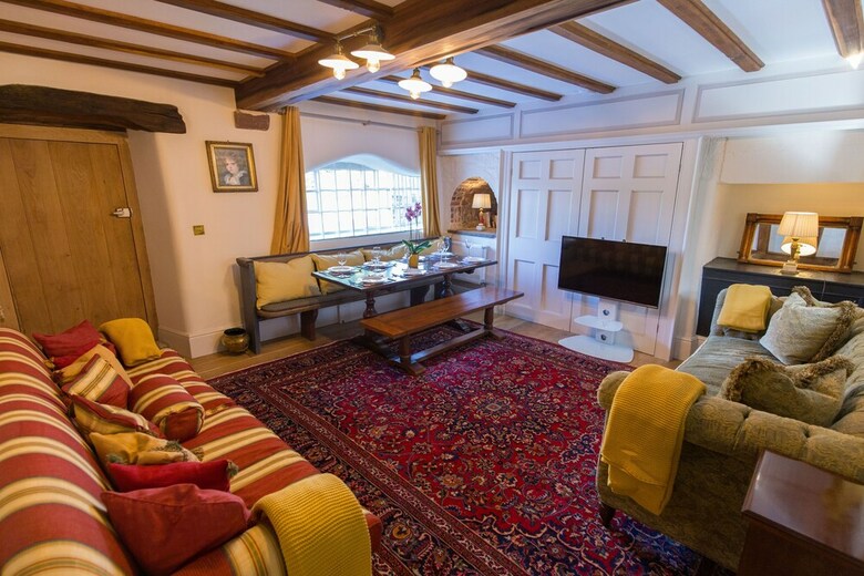 Villa Haile Hall Private Wing 4 Ensuite Bedrms