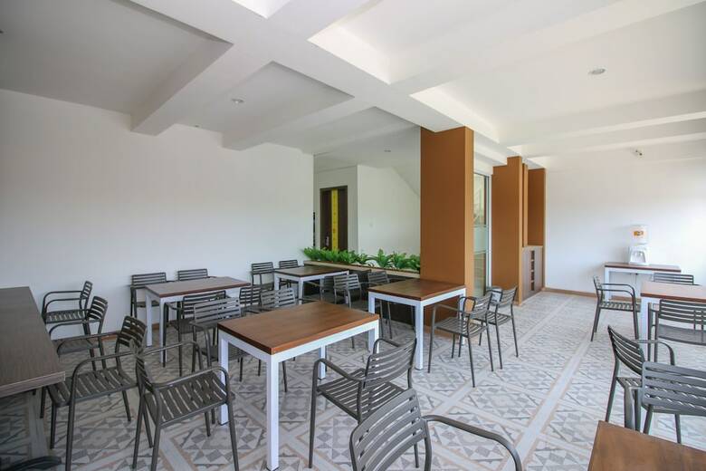 Hotel Airy Csb Pecilon Sutawinangun 210 Cirebon