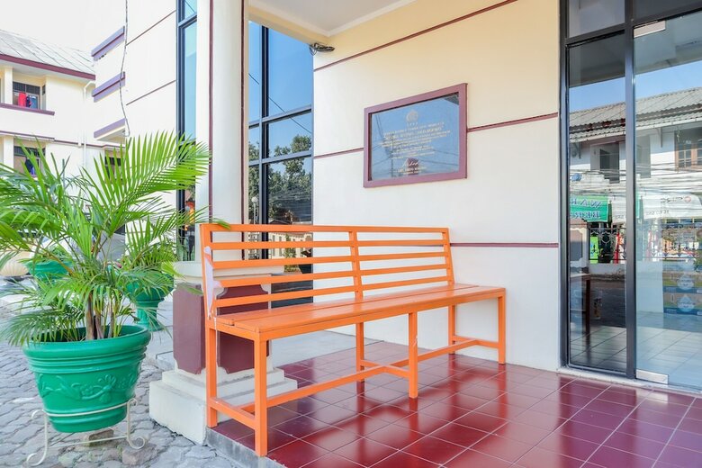 Hotel Oyo 1219 Wisma Anton Soedjarwo