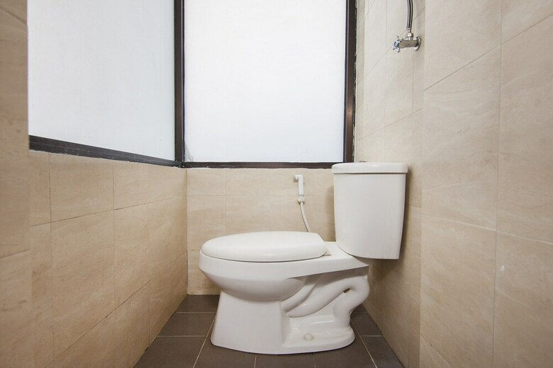 Hostal Oyo 1543 Sibayak Ncole