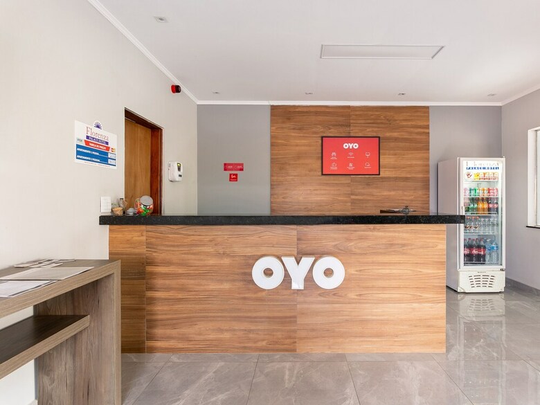 Oyo Florenza Palace Hotel