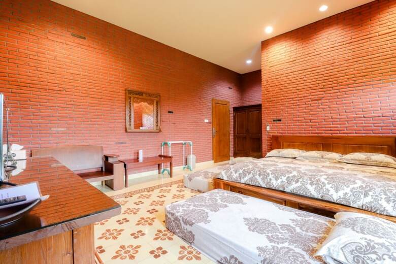 Hotel Pak Dhe Homestay