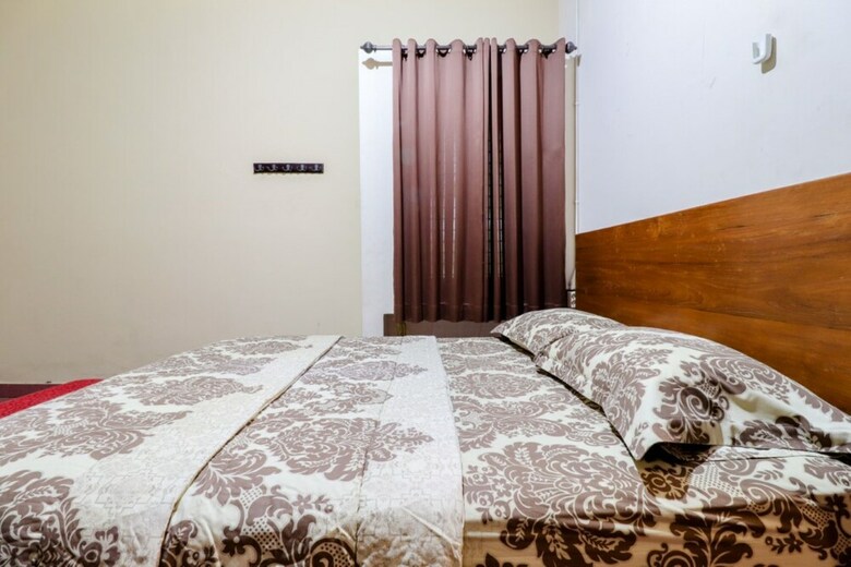 Hotel Pak Dhe Homestay