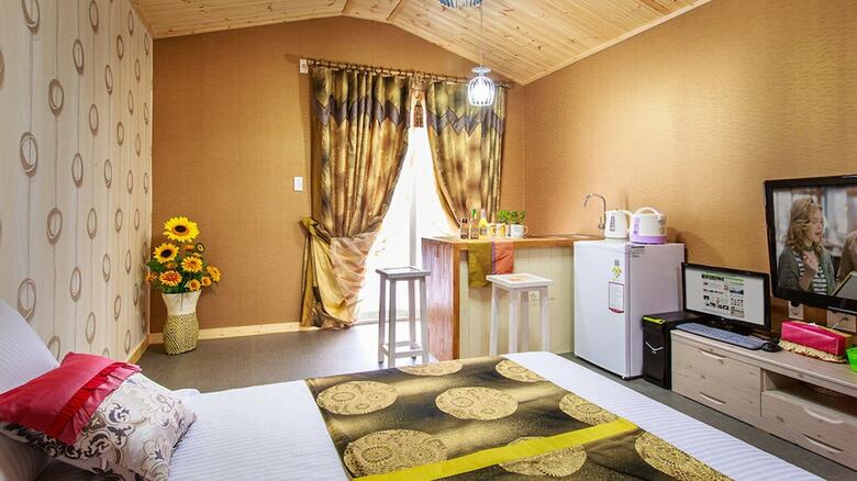 Lake And Pine Spa Pension