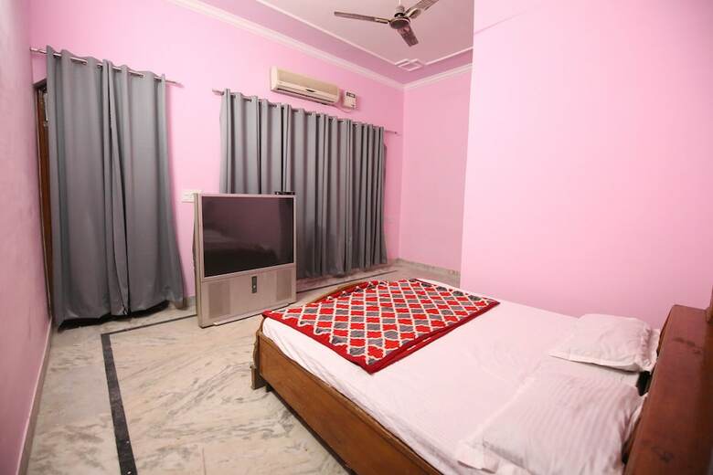 Hotel The Karnal Resort