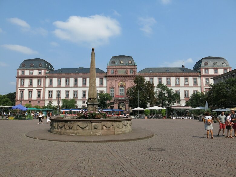 Hotel Holiday Inn Express Darmstadt