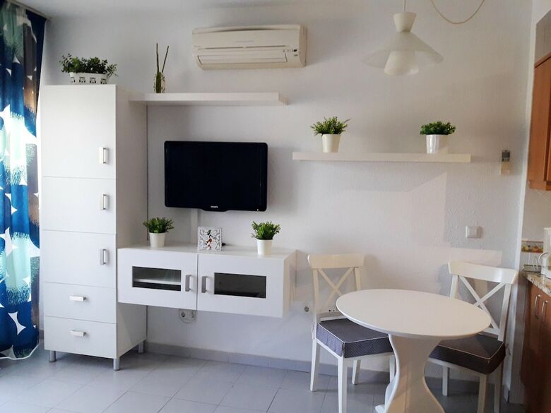 Apartamentos Studio In Benalm�dena, With Wonderful Sea View, Shared Pool, Balcony