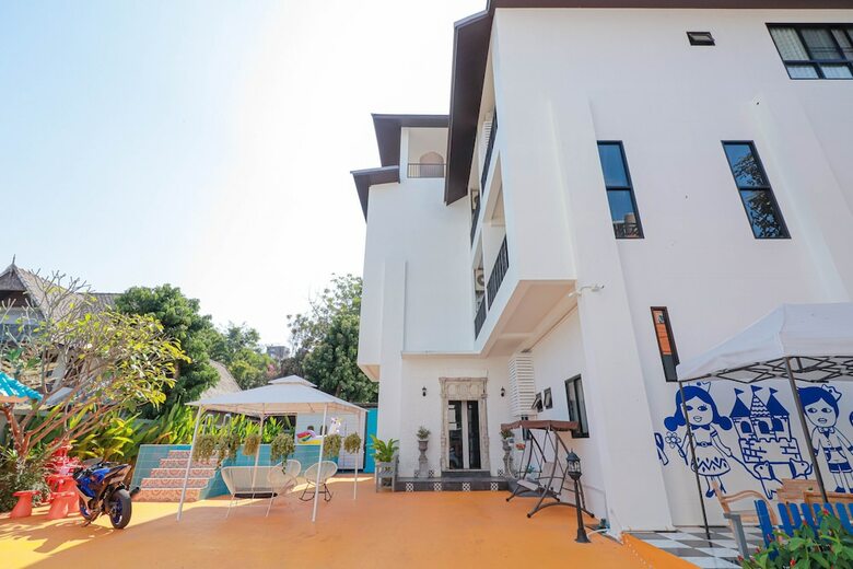 Hotel Oyo 611 Stay Young Villa