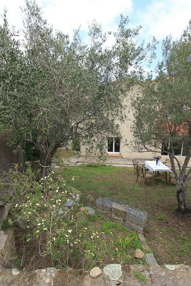Apartement 120m With Garden In A Villa