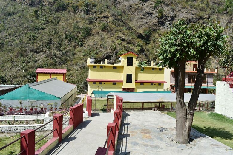 Hotel Hanumanti River View Resort