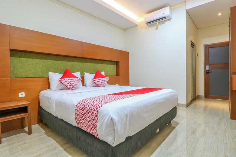 Hostal Oyo 2234 Dewi Uma House