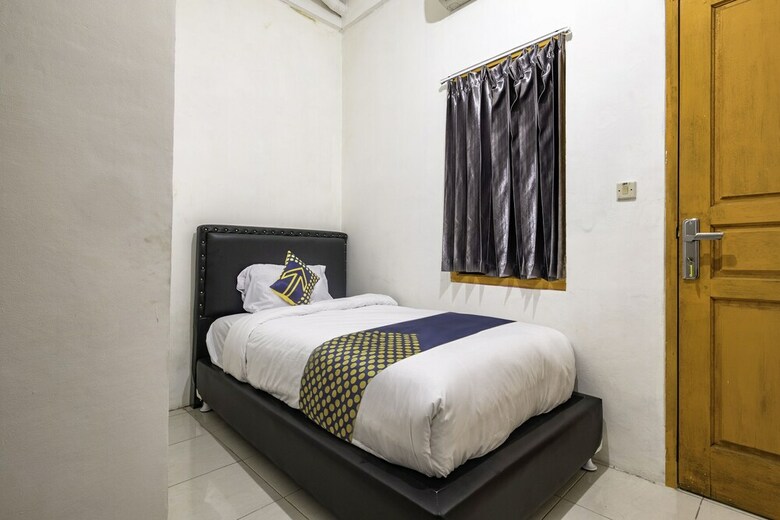 Hostal Spot On 2412 Mandala Residence