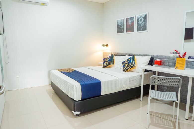 Hostal Oyo 2279 Rumah Teteh