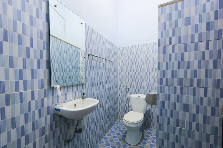 Hotel Oyo 2453 Artha Graha Vip