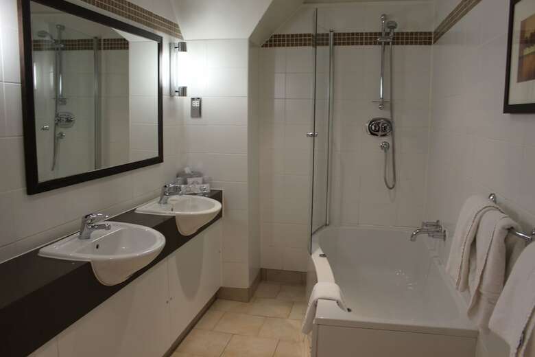 Mercure Warwick Honiley Court Hotel