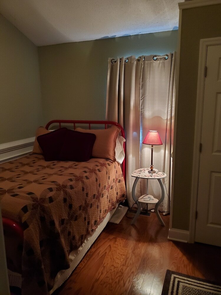 Country Aire Bed & Breakfast Llc