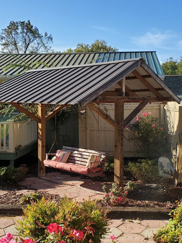 Country Aire Bed & Breakfast Llc