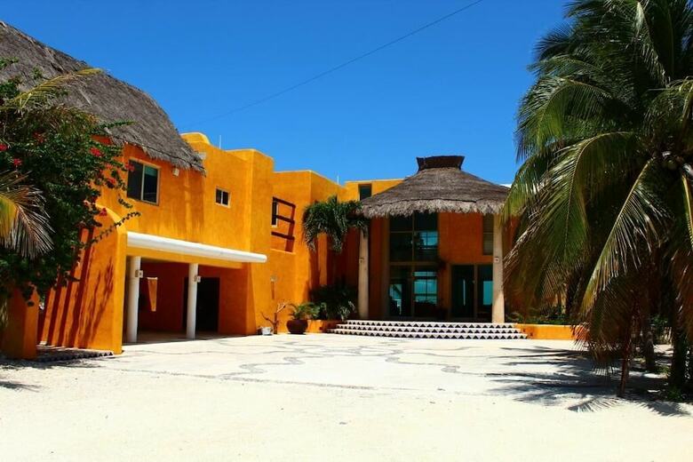 Uinic Chay Luxury Ocean Front Villa