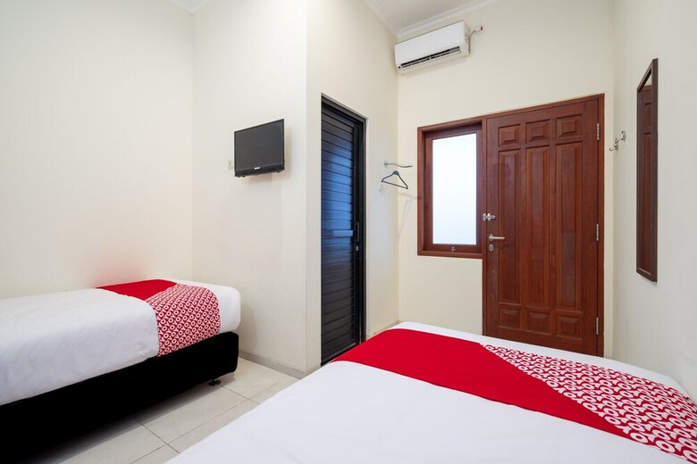 Hostal Oyo 2347 Griya Patran