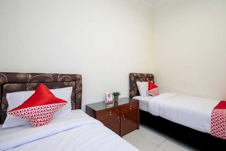 Hostal Oyo 2347 Griya Patran