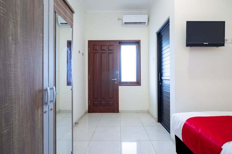 Hostal Oyo 2347 Griya Patran