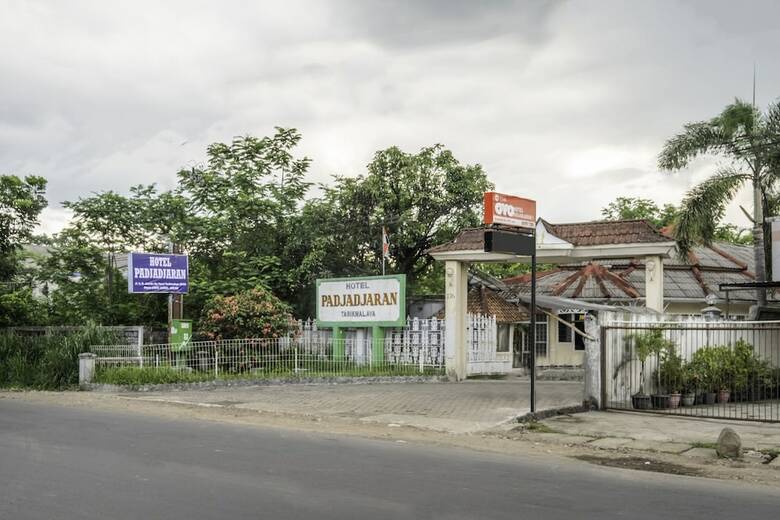 Oyo 2346 Hotel Padjadjaran 1