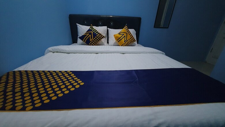 Hotel Oyo 2302 Blue House Costel