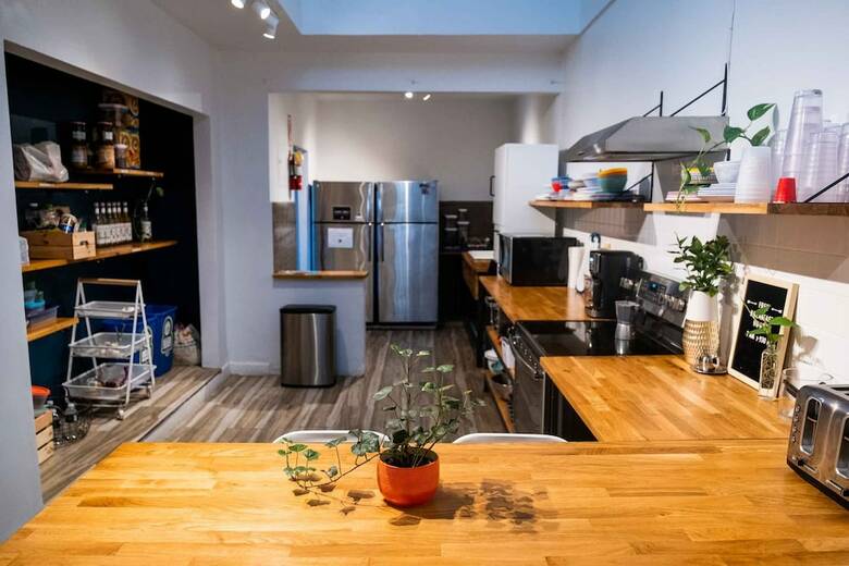 Hostal Santurcia Hostel - Adults Only